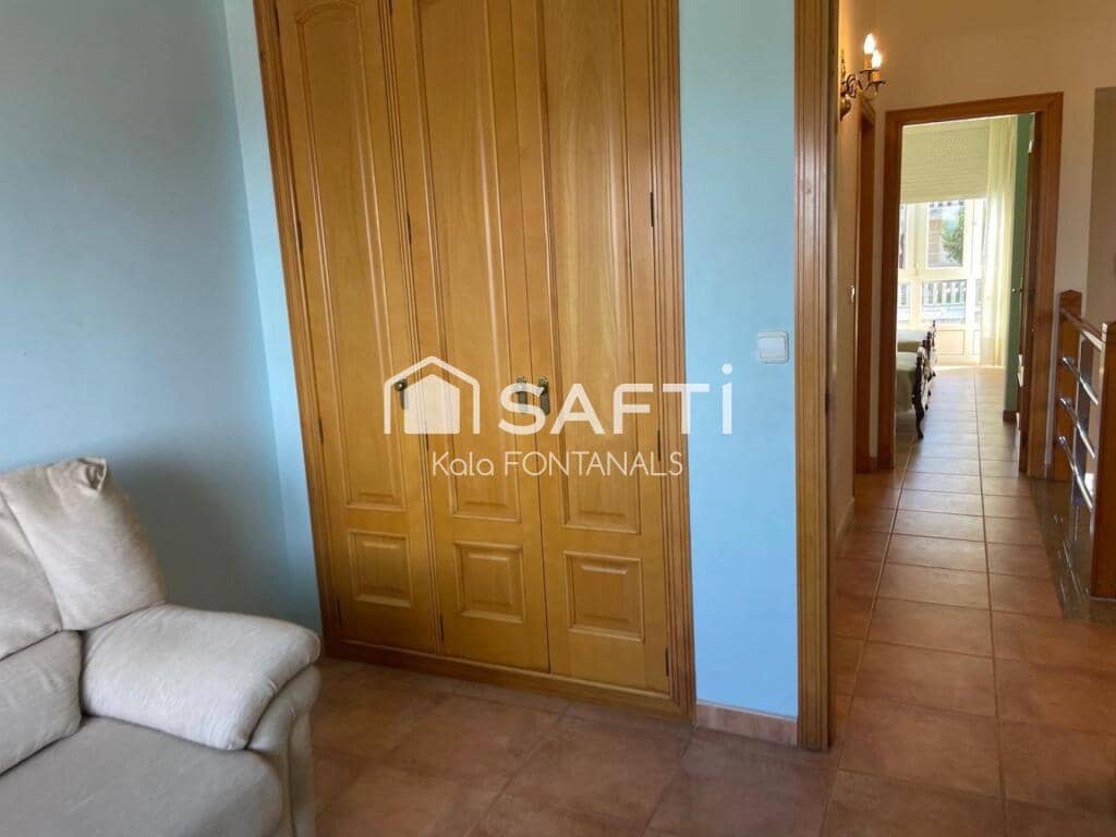 4 soverom Rekkehus til salgs i Sanxenxo med svømmebasseng garasje - € 520 000 (Ref: 9398362)