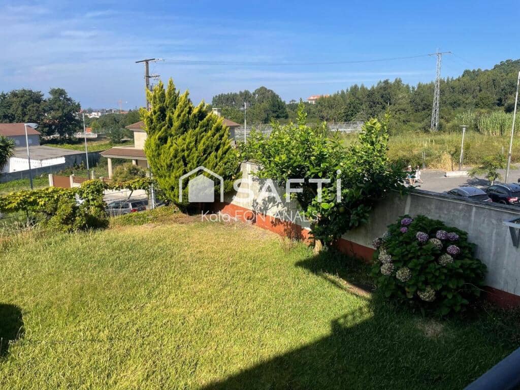 4 soverom Rekkehus til salgs i Sanxenxo med svømmebasseng garasje - € 520 000 (Ref: 9398362)