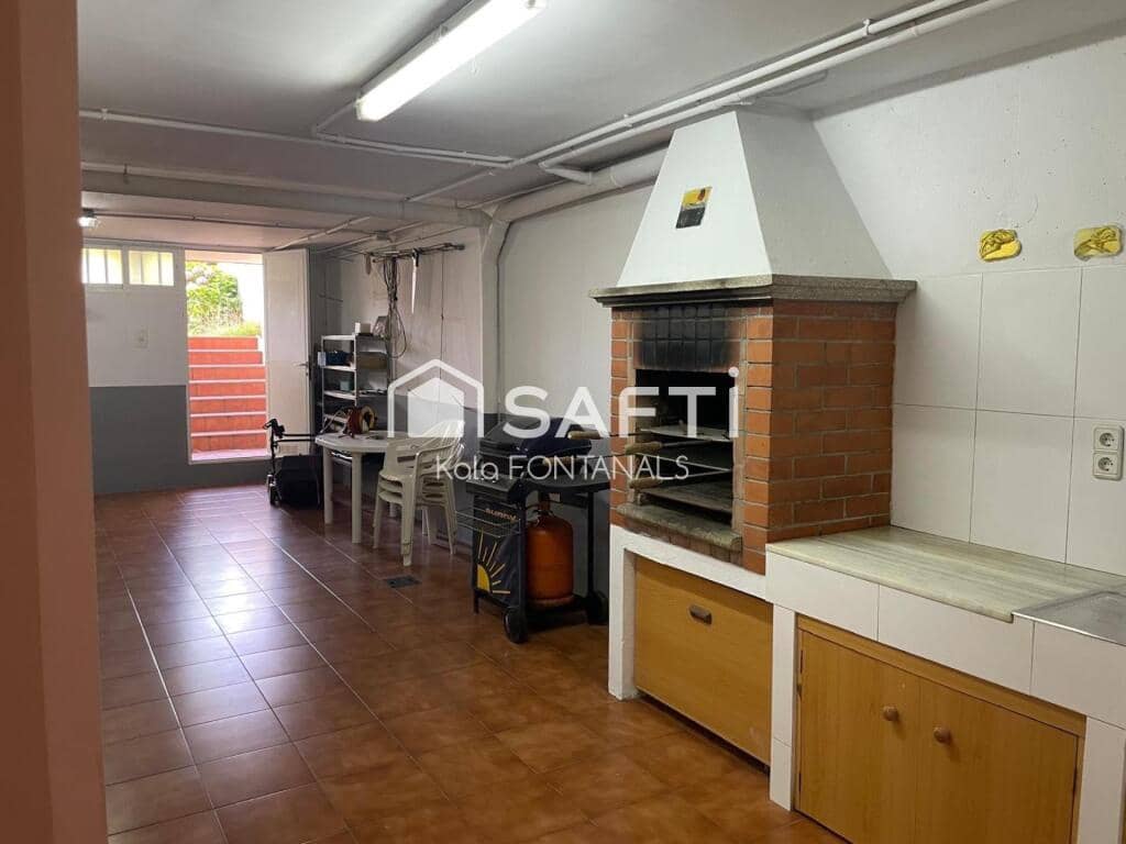 4 soverom Rekkehus til salgs i Sanxenxo med svømmebasseng garasje - € 520 000 (Ref: 9398362)