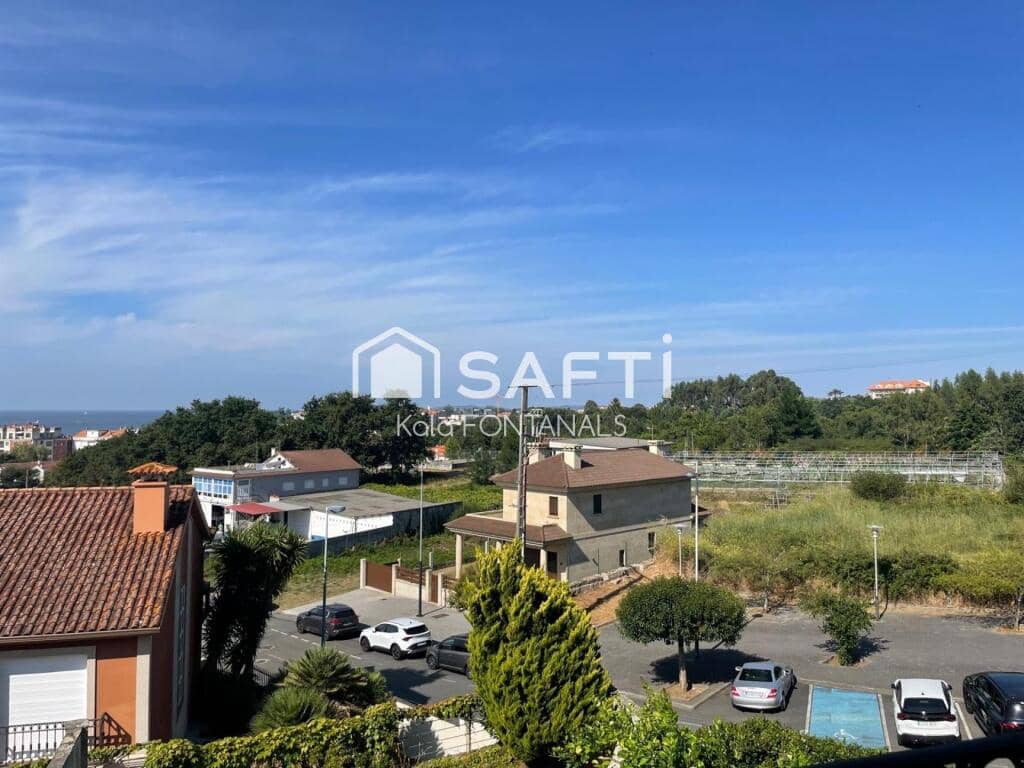 4 soverom Rekkehus til salgs i Sanxenxo med svømmebasseng garasje - € 520 000 (Ref: 9398362)