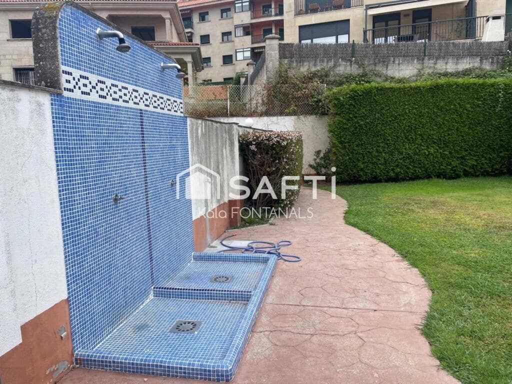 4 soverom Rekkehus til salgs i Sanxenxo med svømmebasseng garasje - € 520 000 (Ref: 9398362)