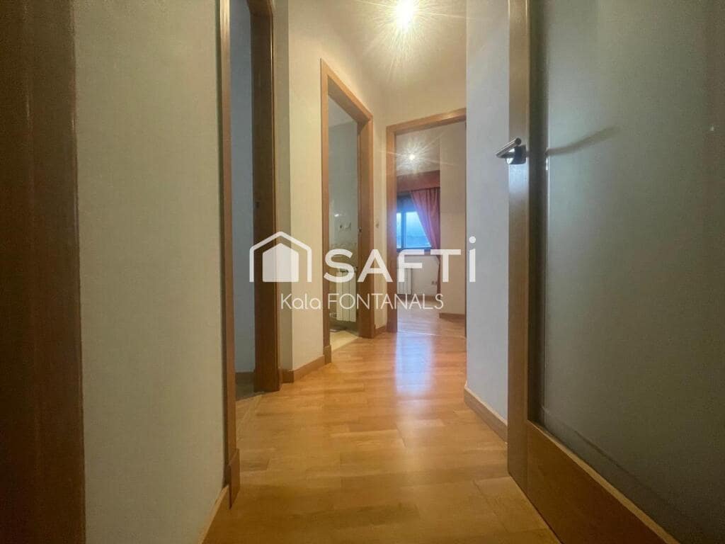 2 bedroom Apartment for sale in Pontevedra city with garage - € 225,000 (Ref: 9398363)