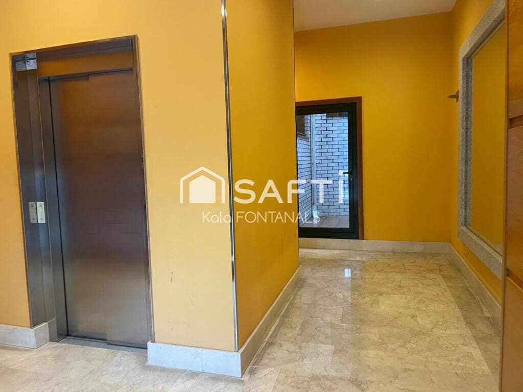 2 bedroom Apartment for sale in Pontevedra city with garage - € 225,000 (Ref: 9398363)