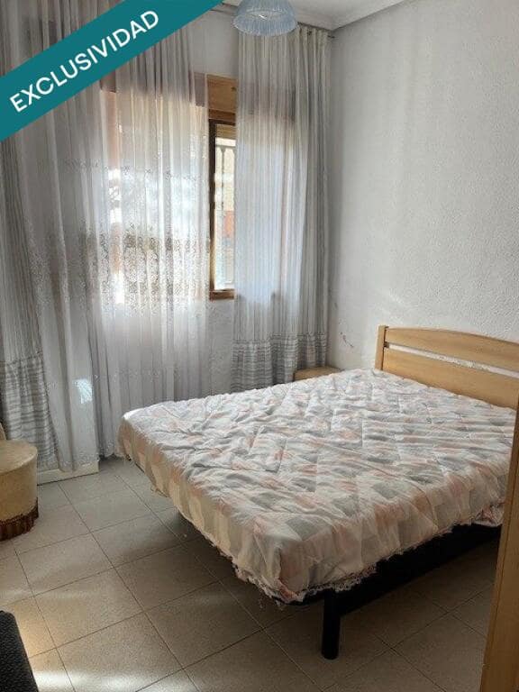 6 makuuhuone Rivitalo myytävänä paikassa Teresa de Cofrentes mukana 
autotalli - 75 000 € (Ref: 9398365)