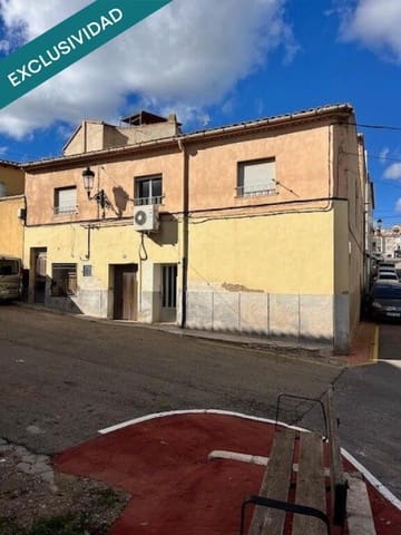 6 slaapkamer Rijtjeshuis te koop in Teresa de Cofrentes met garage - € 75.000 (Ref: 9398365)