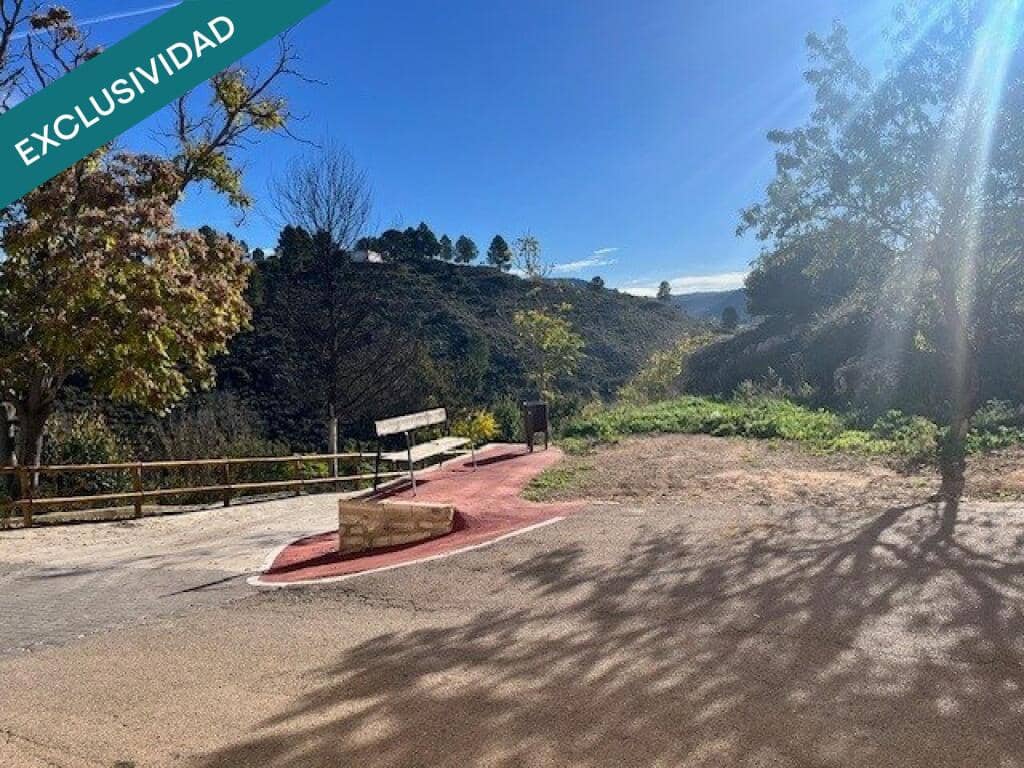 6 makuuhuone Rivitalo myytävänä paikassa Teresa de Cofrentes mukana 
autotalli - 75 000 € (Ref: 9398365)