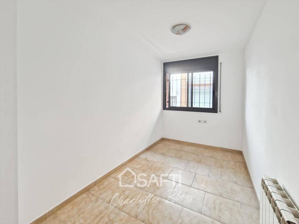 3 bedroom Apartment for sale in Cubelles - € 278,000 (Ref: 9400765)