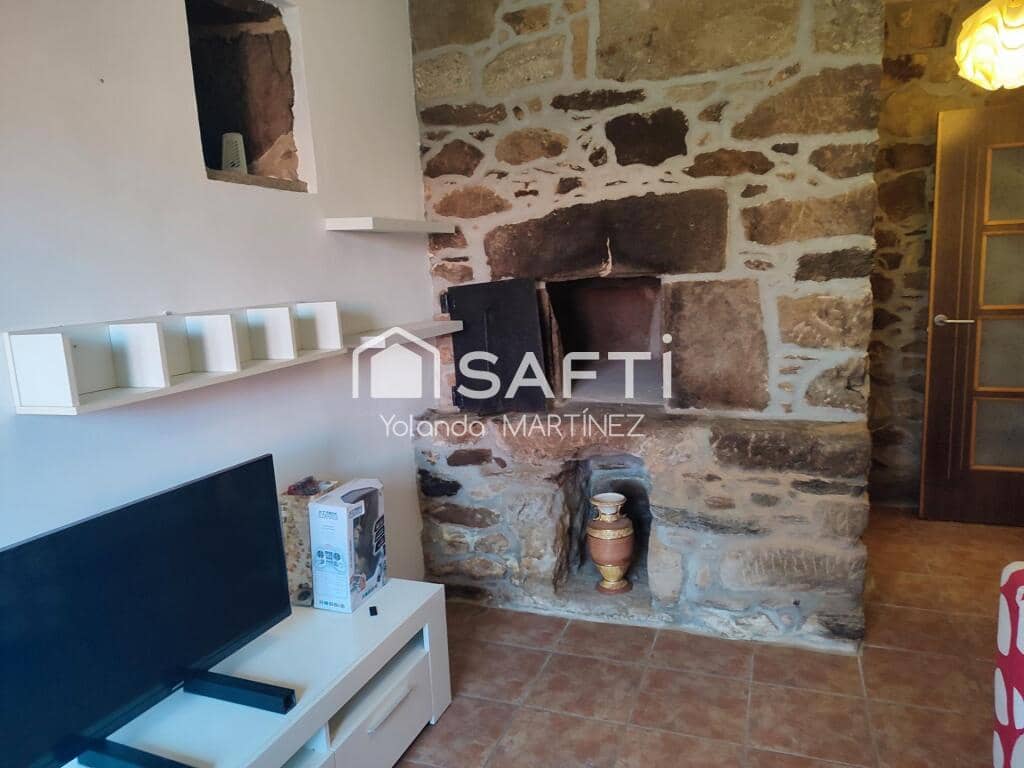 5 bedroom Villa for sale in Silleda - € 230,000 (Ref: 9400767)