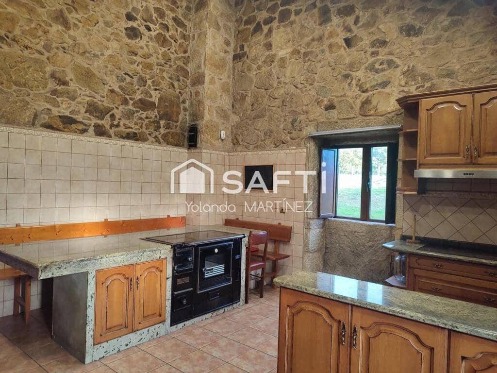 5 bedroom Villa for sale in Silleda - € 230,000 (Ref: 9400767)