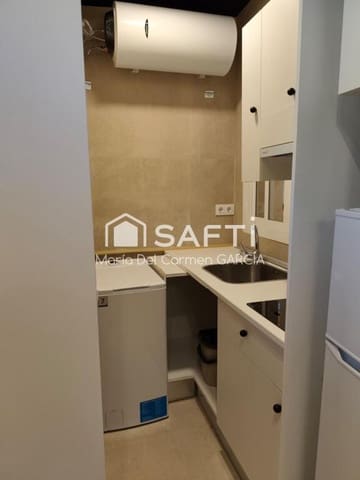 Studio til leje i Universidad, Madrid by - € 900 (Ref: 9400771)