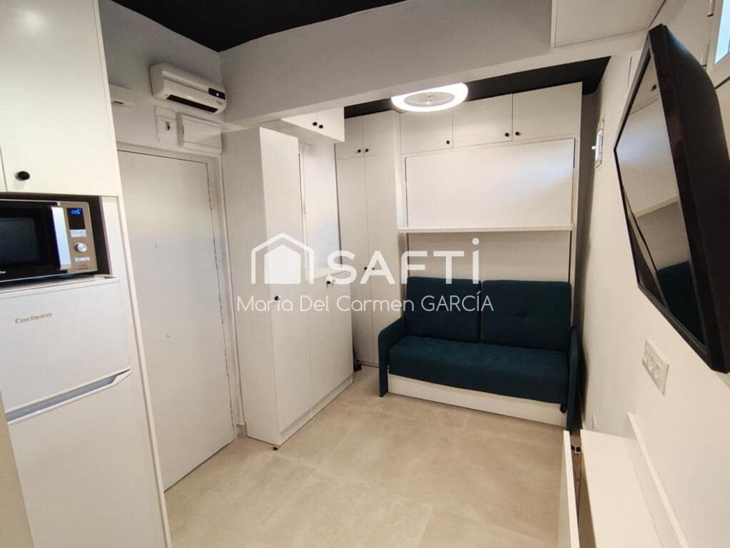 Studio til leje i Madrid by - € 900 (Ref: 9400771)