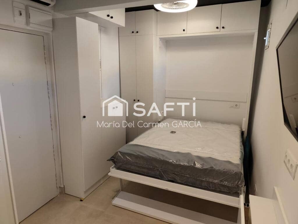 Studio til leje i Madrid by - € 900 (Ref: 9400771)