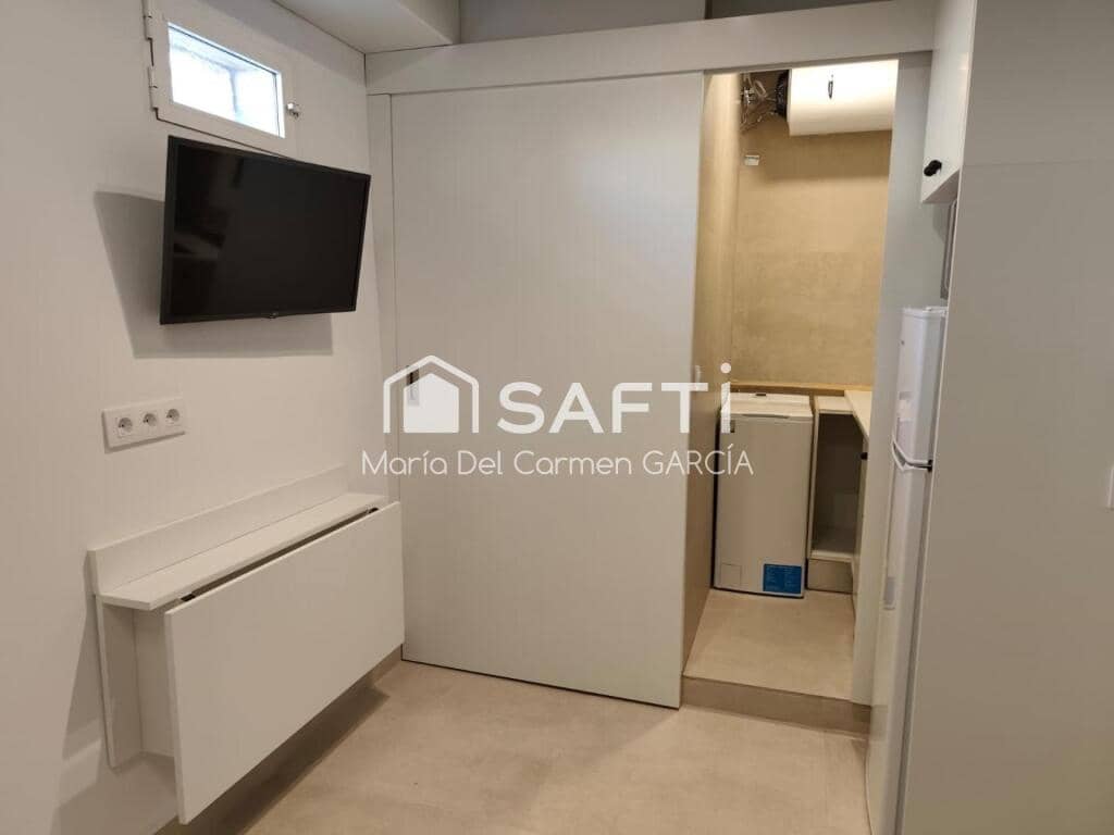 Studio til leje i Madrid by - € 900 (Ref: 9400771)