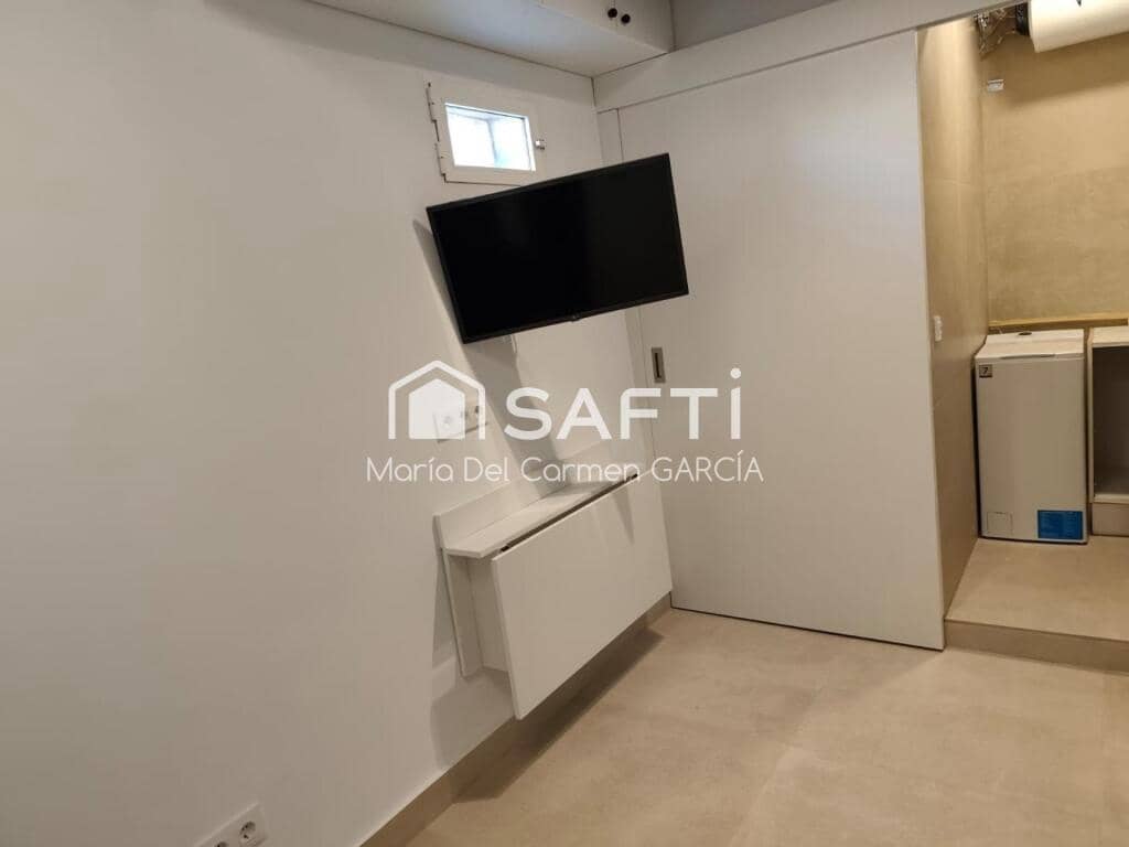 Studio til leje i Madrid by - € 900 (Ref: 9400771)