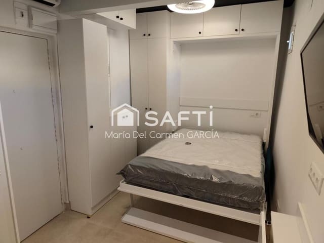 Studio til leje i Universidad, Madrid by - € 900 (Ref: 9400771)