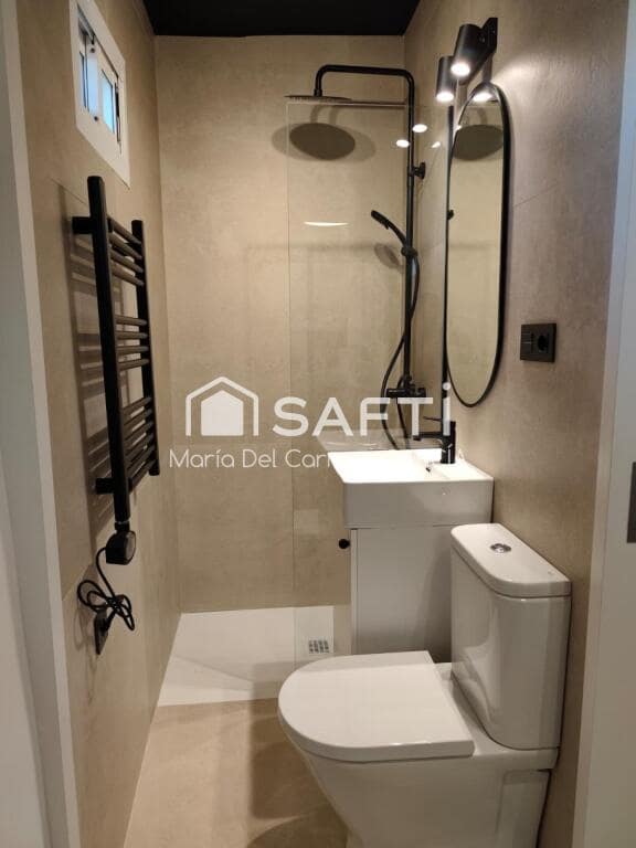 Studio til leje i Madrid by - € 900 (Ref: 9400771)