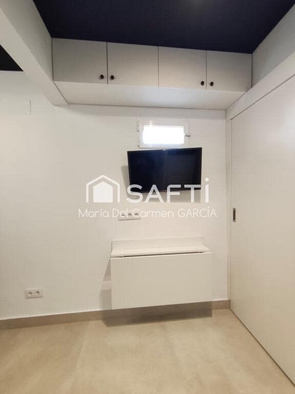 Studio til leje i Madrid by - € 900 (Ref: 9400771)