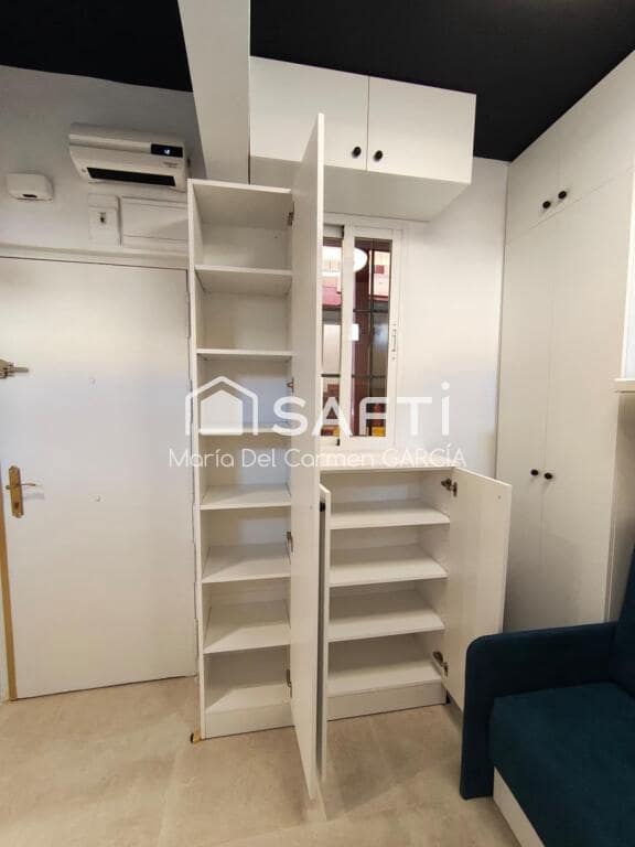 Studio til leje i Madrid by - € 900 (Ref: 9400771)