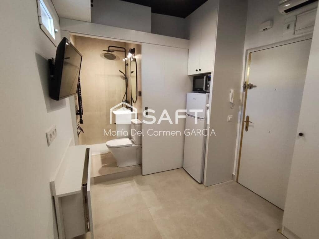 Studio til leje i Madrid by - € 900 (Ref: 9400771)