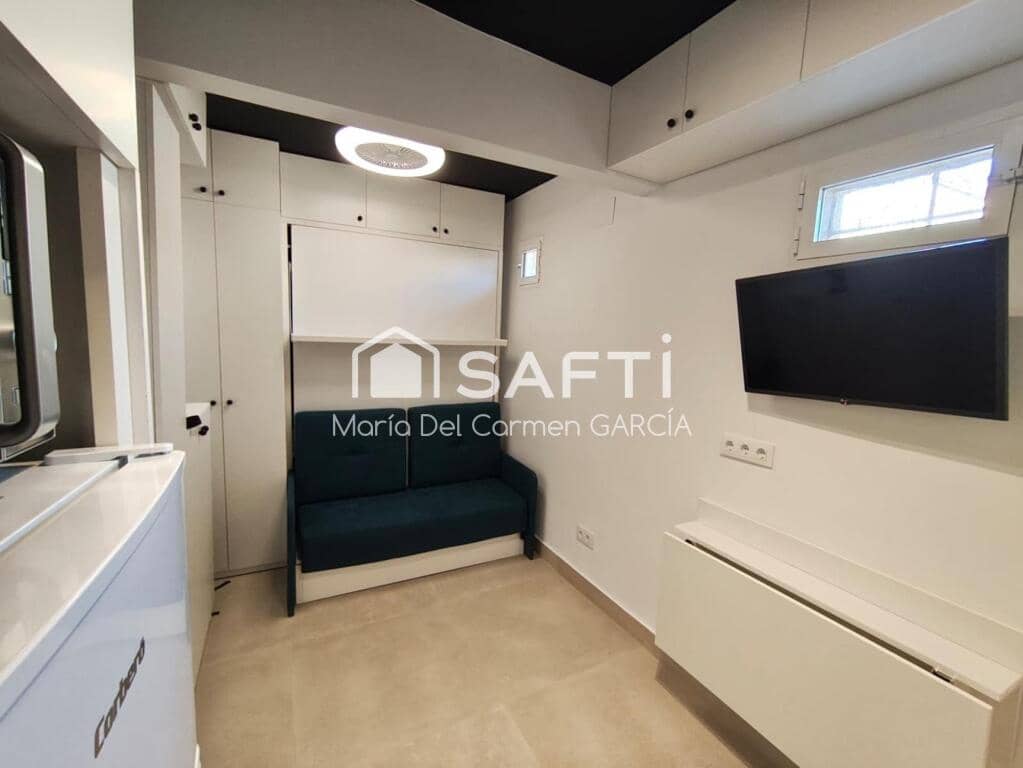 Studio til leje i Madrid by - € 900 (Ref: 9400771)