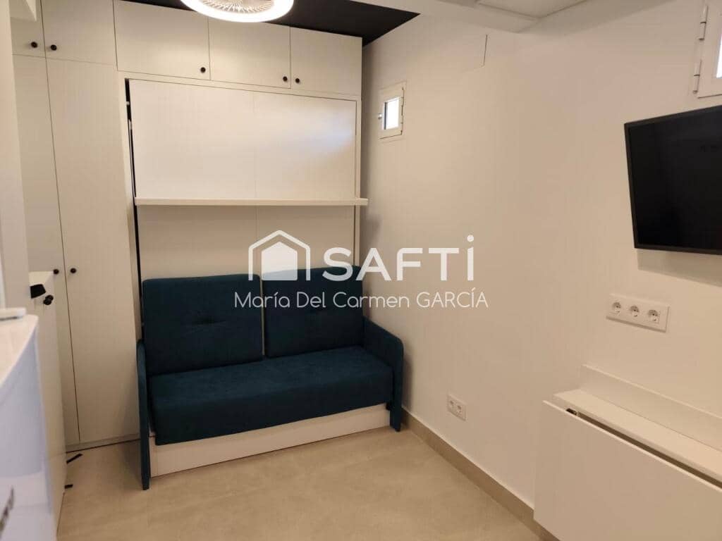 Studio til leje i Madrid by - € 900 (Ref: 9400771)