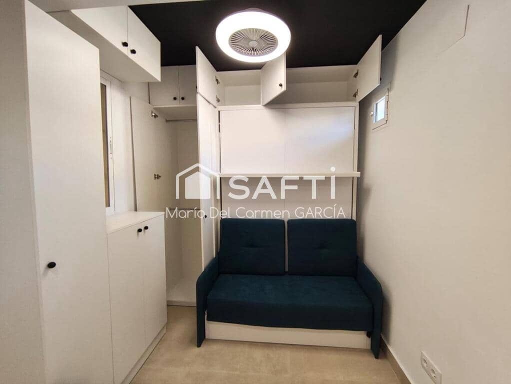 Studio til leje i Madrid by - € 900 (Ref: 9400771)