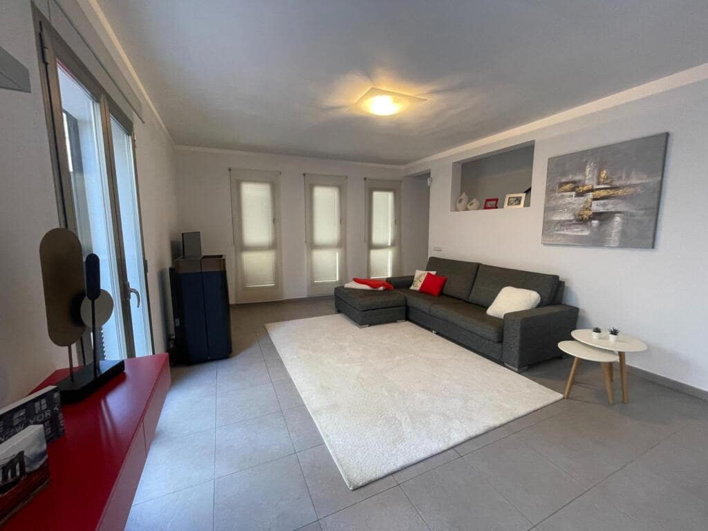 3 bedroom Terraced Villa for rent in Vilafranca de Bonany - € 1,500 (Ref: 9403243)