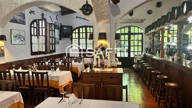 Kaupallinen myytävänä paikassa Pineda de Mar - 1 500 000 € (Ref: 9403244)