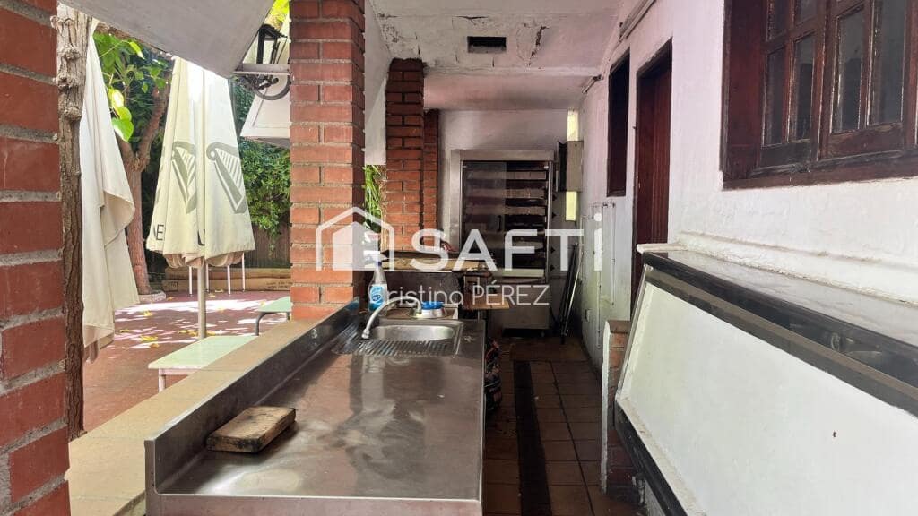 Kaupallinen myytävänä paikassa Pineda de Mar - 1 500 000 € (Ref: 9403244)