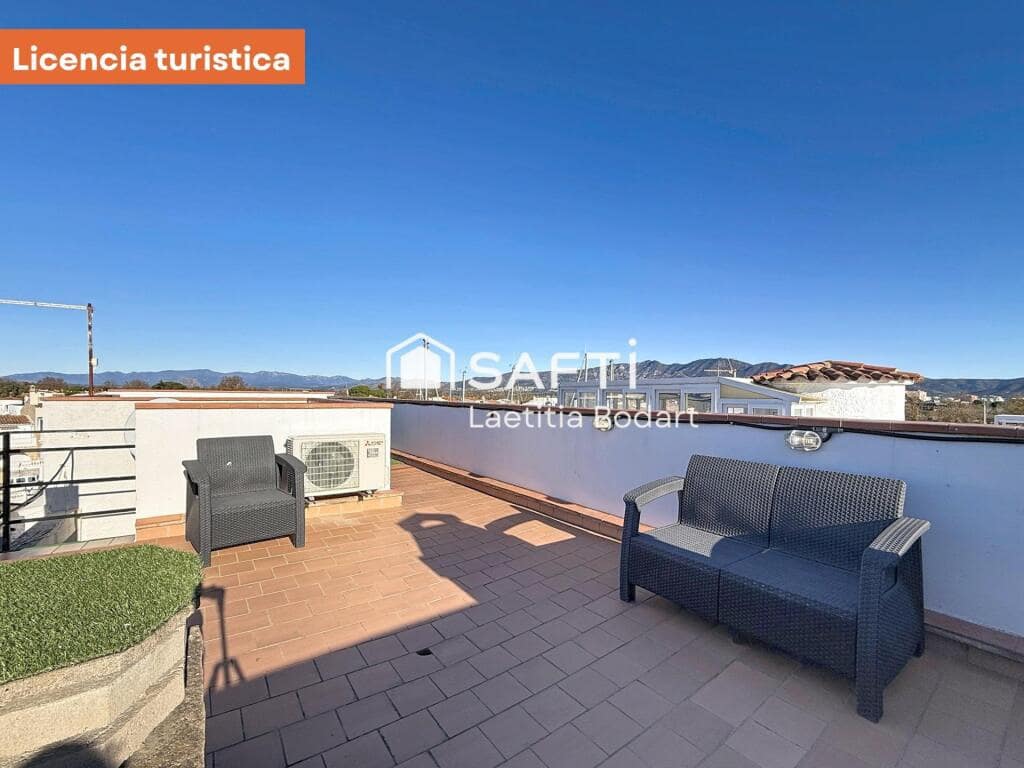 2 sovrum Takvåning till salu i Empuriabrava med garage - 435 000 € (Ref: 9403249)