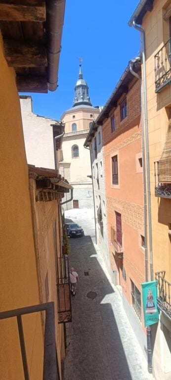 Kontor till salu i Segovia stad - 1 245 000 € (Ref: 9403253)