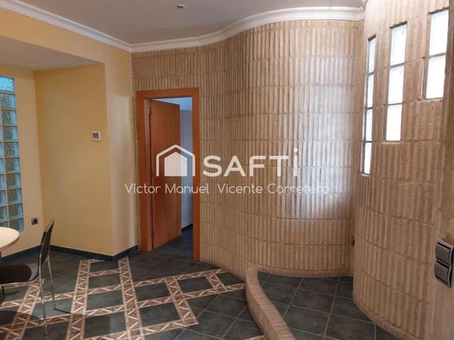 Commercial for sale in Puig - € 135,000 (Ref: 9403254)