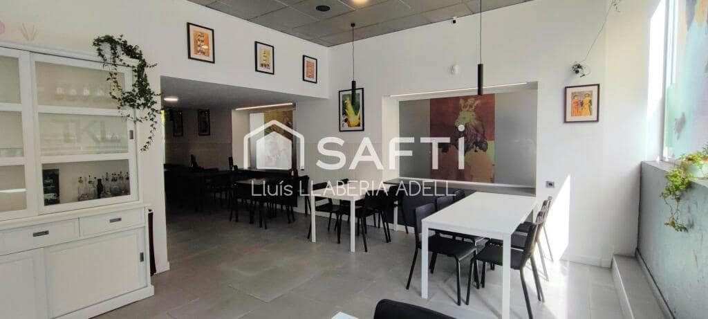 Erhverv til salg i Tarragona by - € 110.000 (Ref: 9403258)