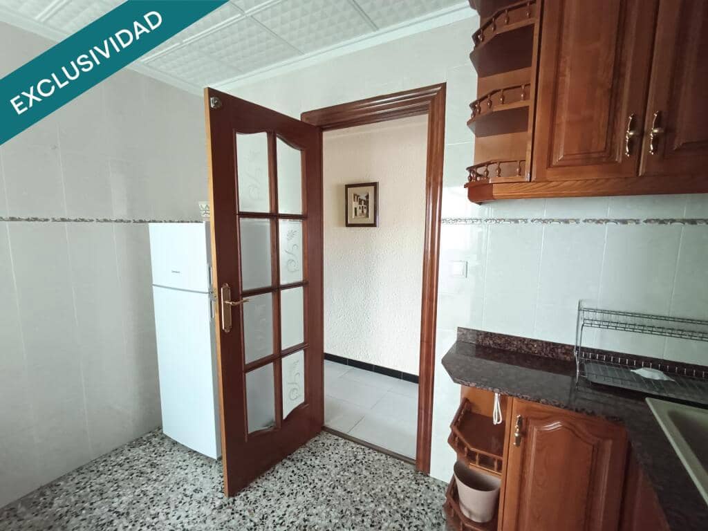 4 slaapkamer Appartement te koop in Elda - € 119.000 (Ref: 9406494)