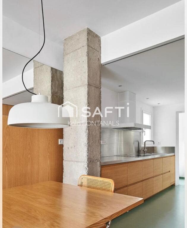 Commercial for sale in Pontevedra city with garage - € 87,000 (Ref: 9406497)