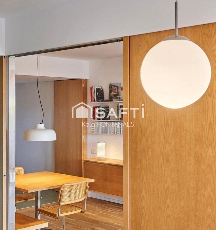 Commercial for sale in Pontevedra city with garage - € 87,000 (Ref: 9406497)