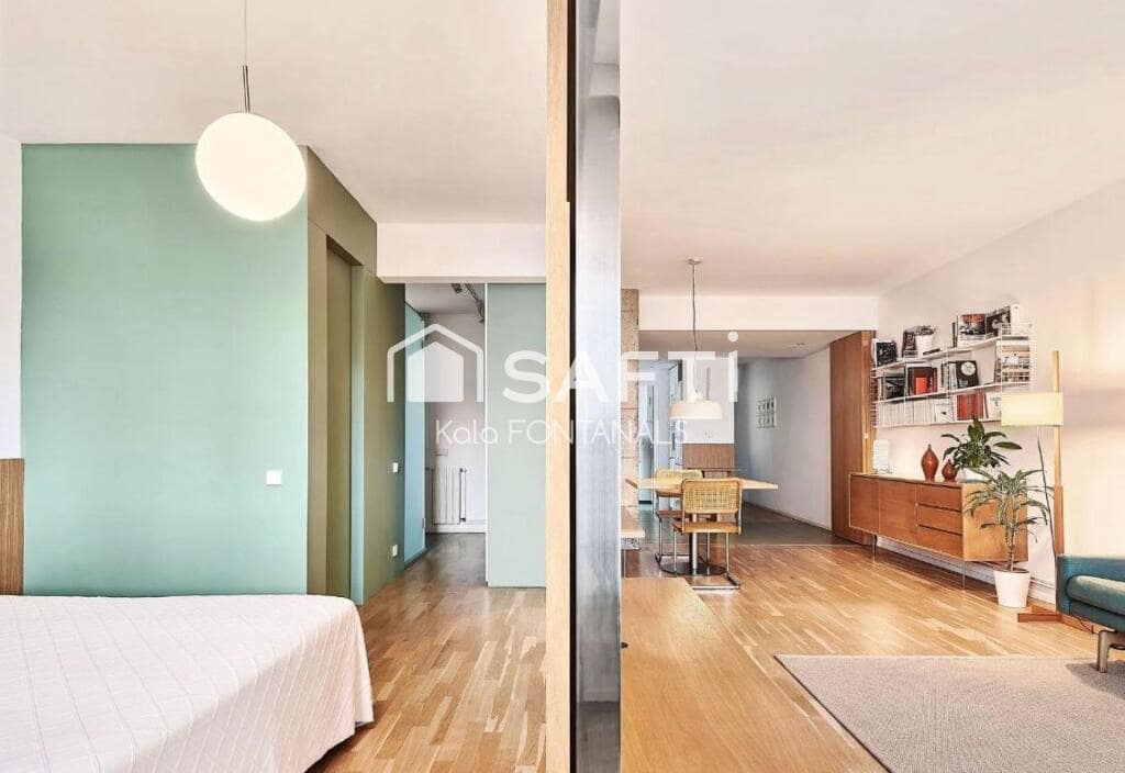 Commercial for sale in Pontevedra city with garage - € 87,000 (Ref: 9406497)