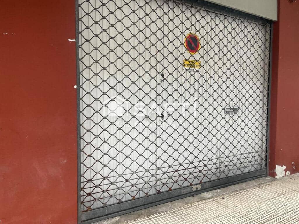 Commercial for sale in Pontevedra city with garage - € 87,000 (Ref: 9406497)