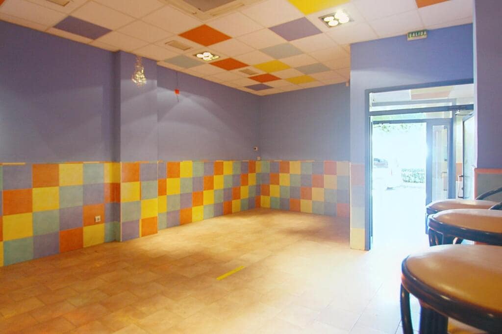 Commercial for sale in La Pobla de Farnals - € 103,800 (Ref: 9406498)