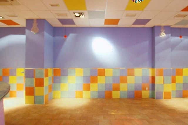 Commercial for sale in La Pobla de Farnals - € 103,800 (Ref: 9406498)