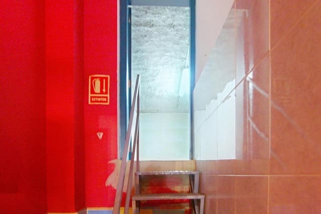 Commercial for sale in La Pobla de Farnals - € 103,800 (Ref: 9406498)