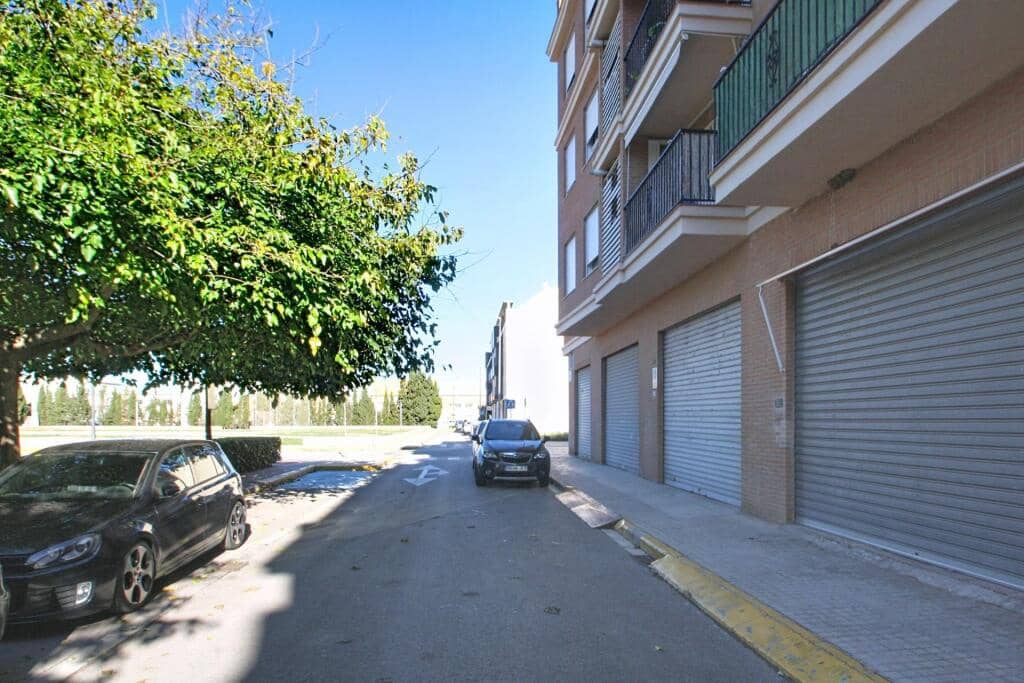 Commercial for sale in La Pobla de Farnals - € 103,800 (Ref: 9406498)