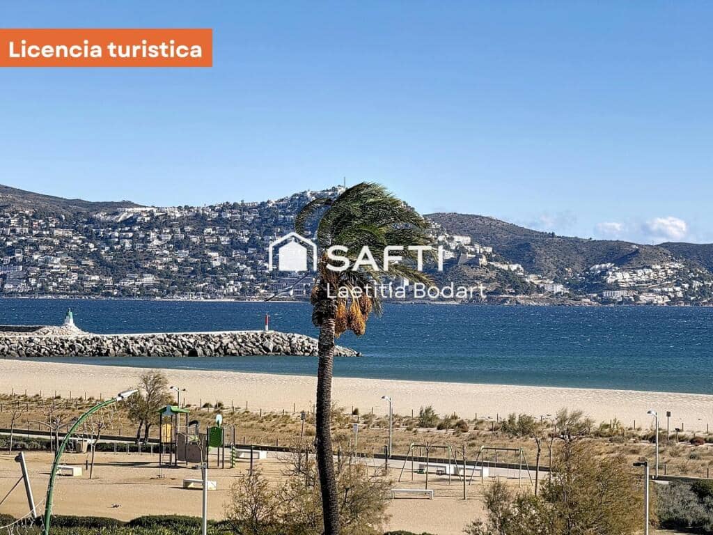 1 bedroom Apartment for sale in Empuriabrava - € 222,000 (Ref: 9410869)