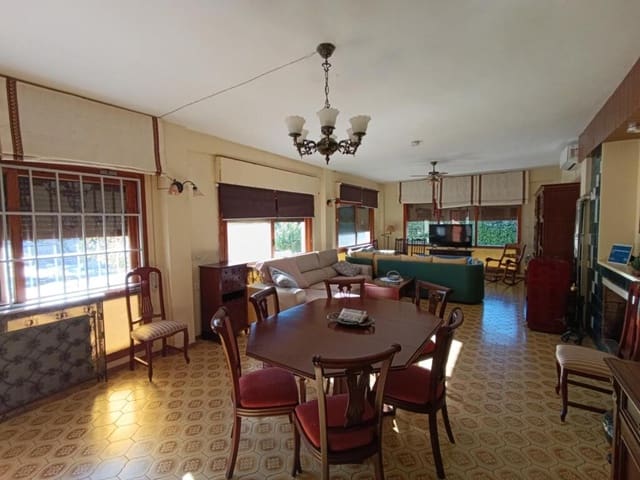 7 soverom Finca/Herregård til salgs i Baeza - € 265 000 (Ref: 9410871)