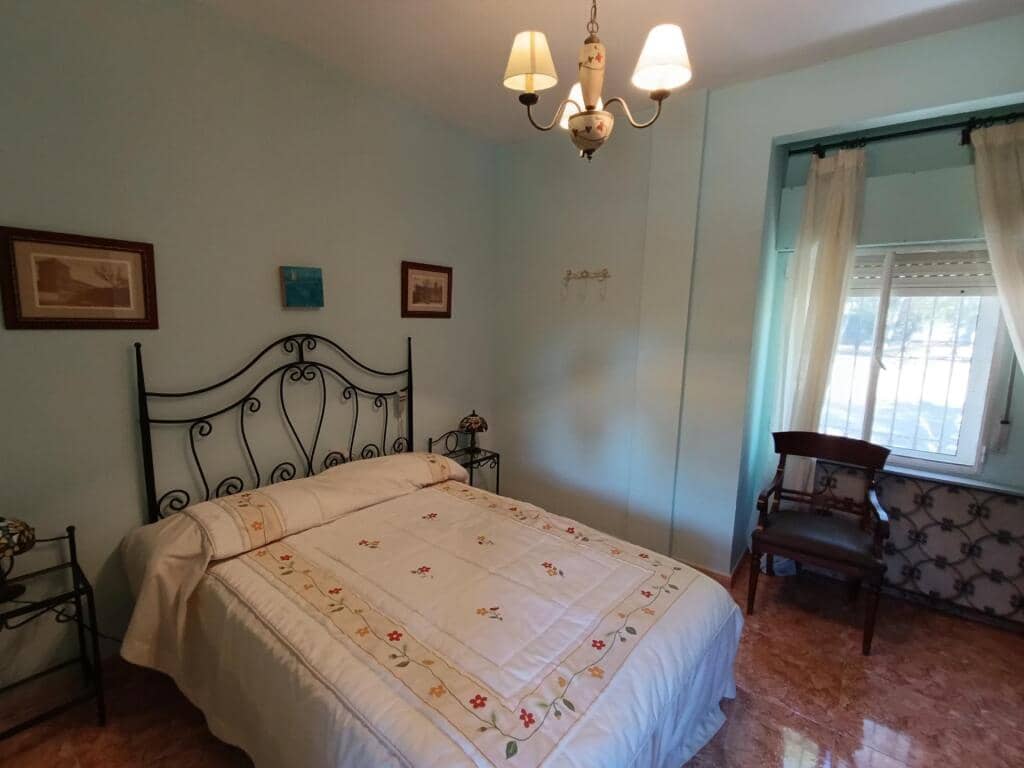 7 makuuhuone Maalaistalo myytävänä paikassa Baeza - 265 000 € (Ref: 9410871)