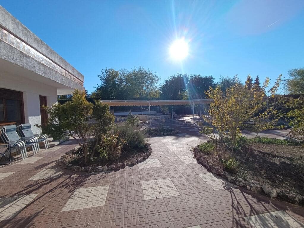 7 makuuhuone Maalaistalo myytävänä paikassa Baeza - 265 000 € (Ref: 9410871)