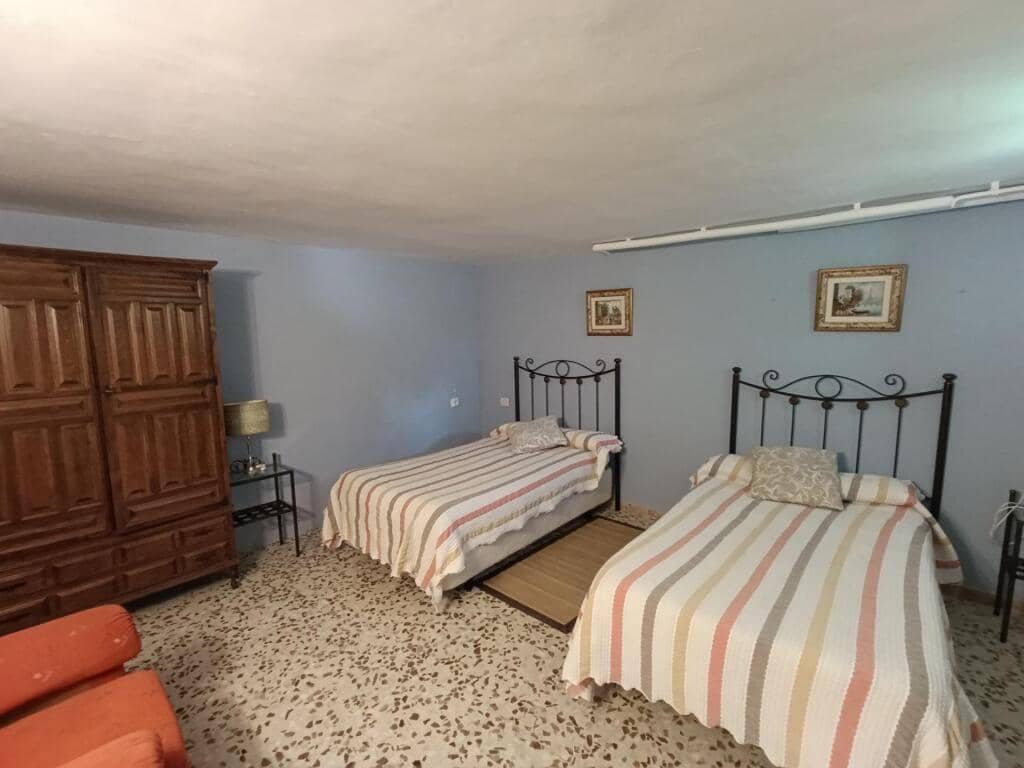 7 makuuhuone Maalaistalo myytävänä paikassa Baeza - 265 000 € (Ref: 9410871)