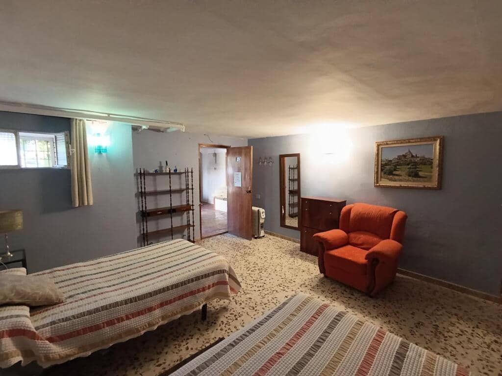 7 makuuhuone Maalaistalo myytävänä paikassa Baeza - 265 000 € (Ref: 9410871)