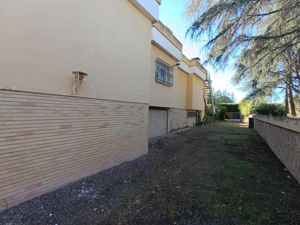 7 makuuhuone Maalaistalo myytävänä paikassa Baeza - 265 000 € (Ref: 9410871)