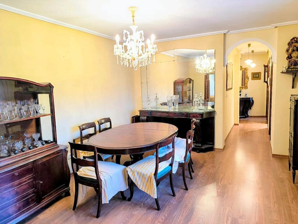 2 sovrum Lägenhet till salu i Leon stad - 240 000 € (Ref: 9410872)